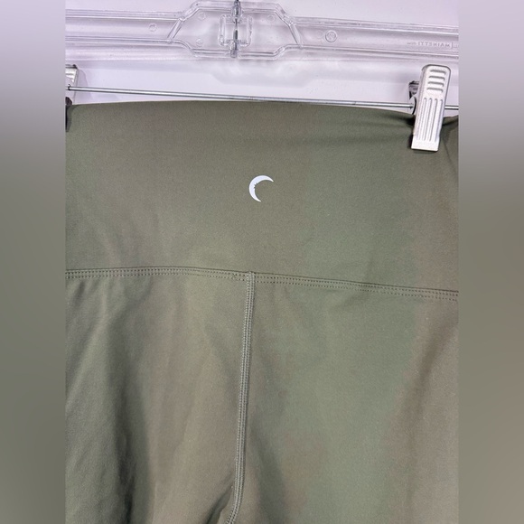 ZYIA green & white leggings. Size 4 - Picture 4 of 5